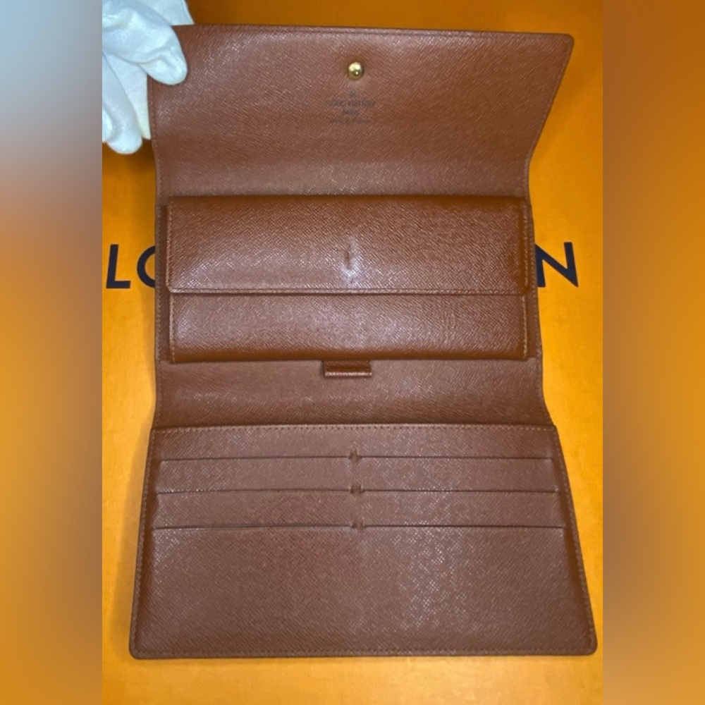 LOUIS VUITTON ❤️❤️ PORTE TRESOR INTERNATIONAL TRIFOLD MONOGRAM LONG WALLET - Picture 4 of 15